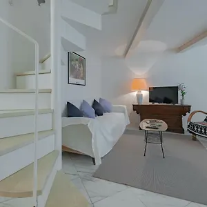 Peruzzi Apartment