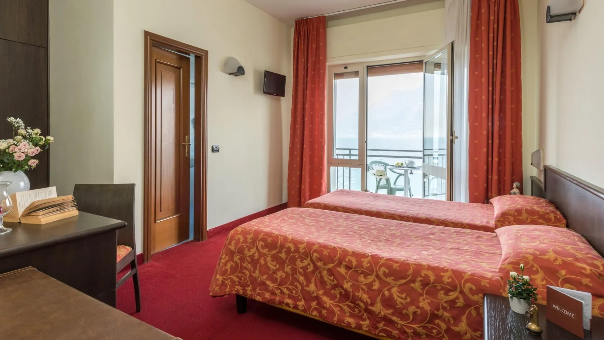 Hotel Drago Brenzone sul Garda 3*,  Italy