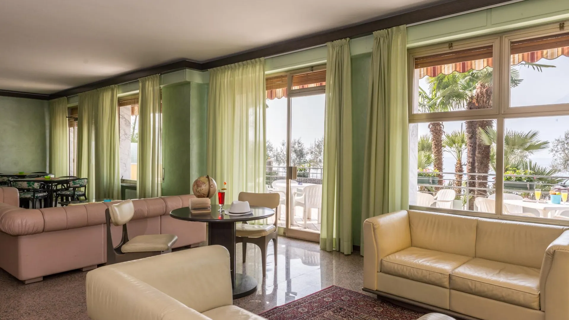Hotel Drago Brenzone sul Garda 3*,  Italy