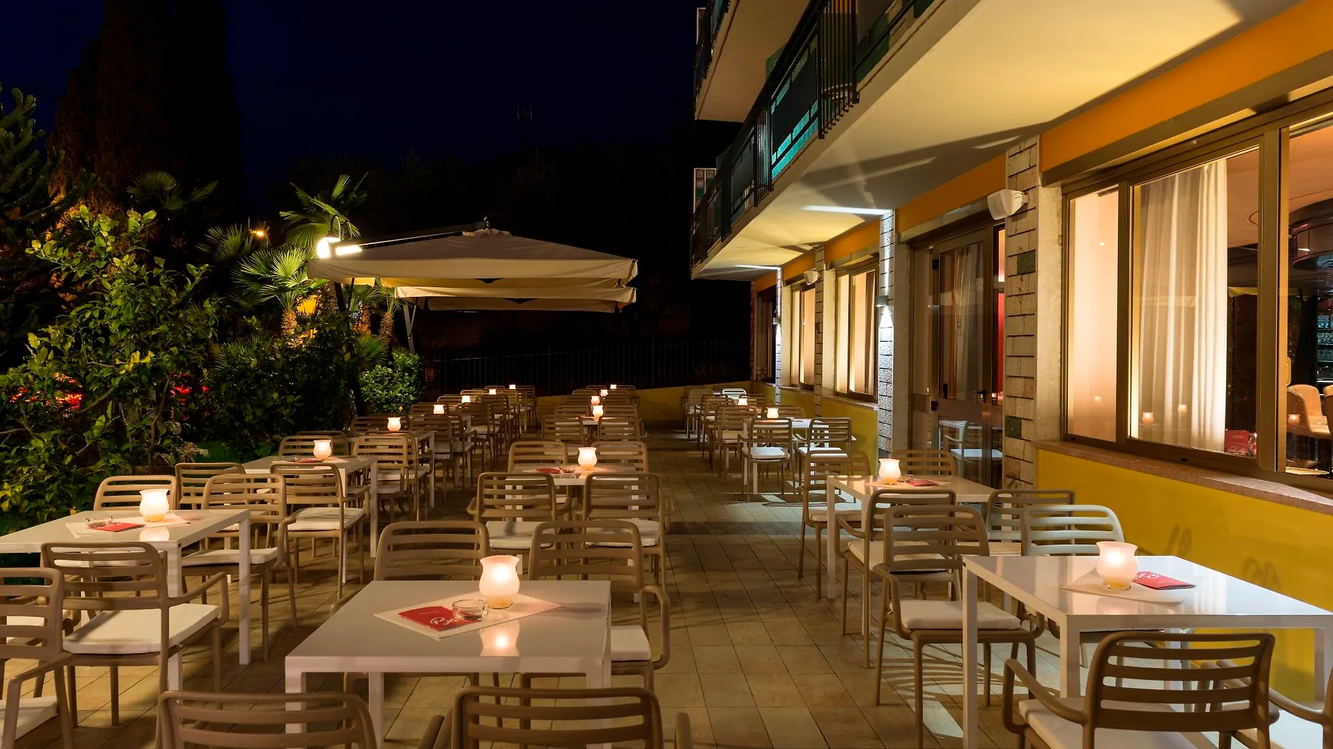 Hotel Drago Brenzone sul Garda 3*,  Italy